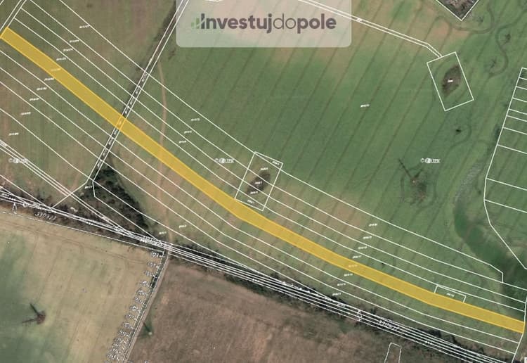 Prodej podílu 1/2 pole 3 162 m², Hrušky