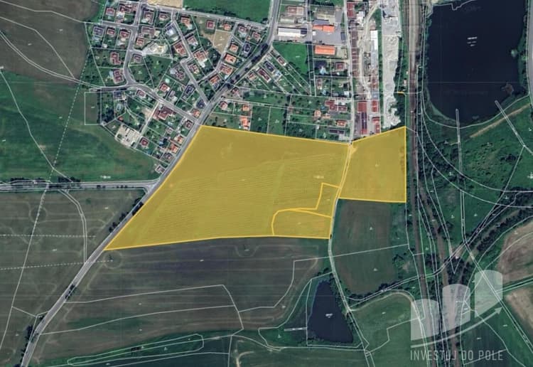 Prodej podílu 1/6 stavebního pozemku 13 387 m², Písek - Smrkovice