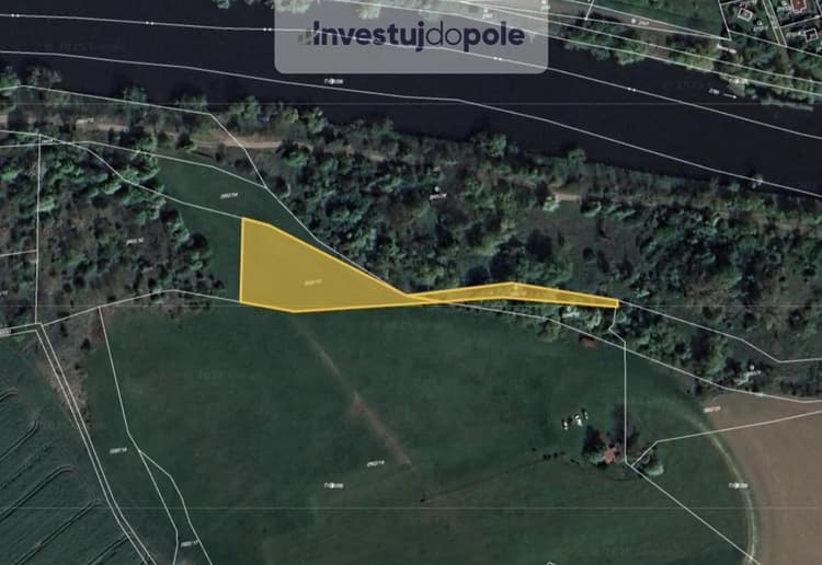 Prodej podílu 1/2 pole 1 304 m², Praha