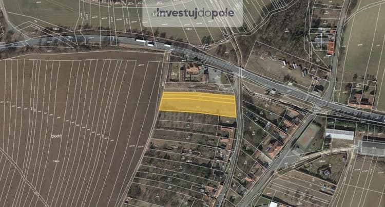Prodej stavebního pozemku 3 319 m², Kožušice